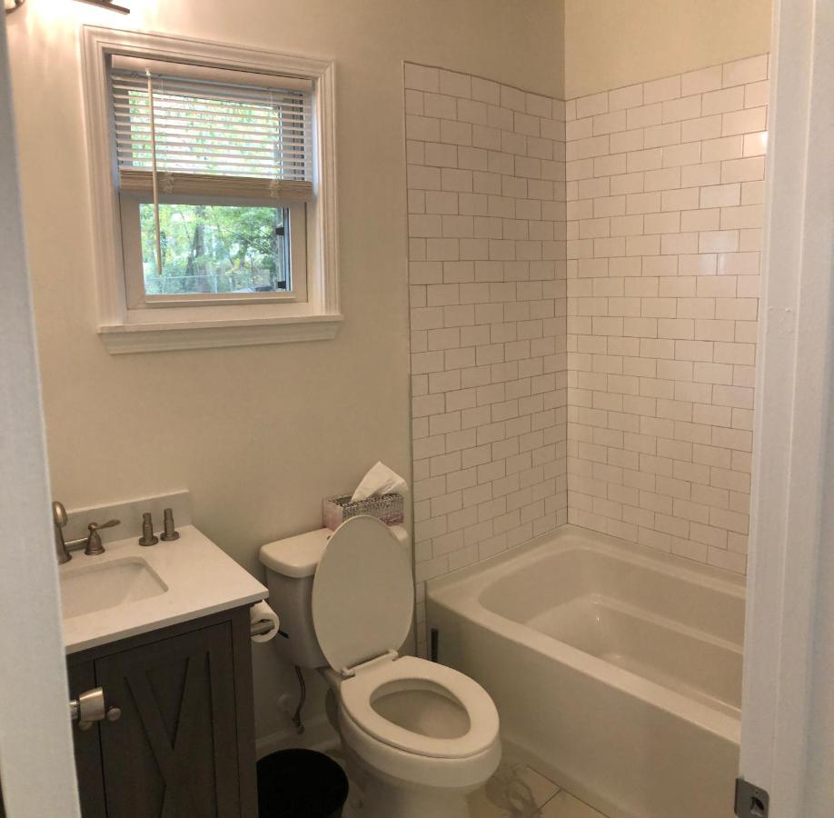 Lakewoodlyon Park Renovated Cottage Near Duke 23A Дърам Екстериор снимка
